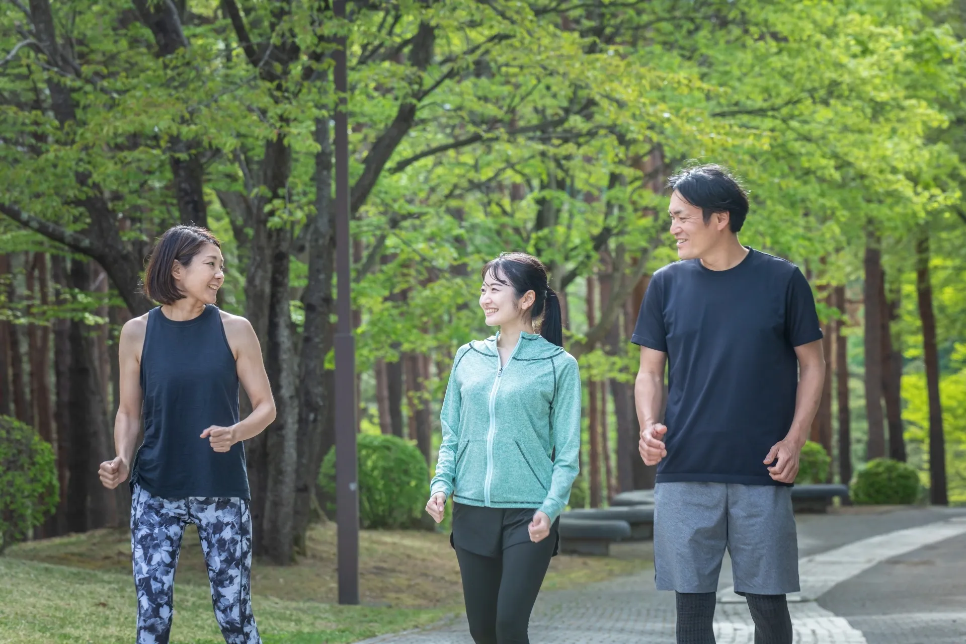 梅雨で体の不調、痛みはありませんか?ヘッドスパで叶える軽快な体づくり
